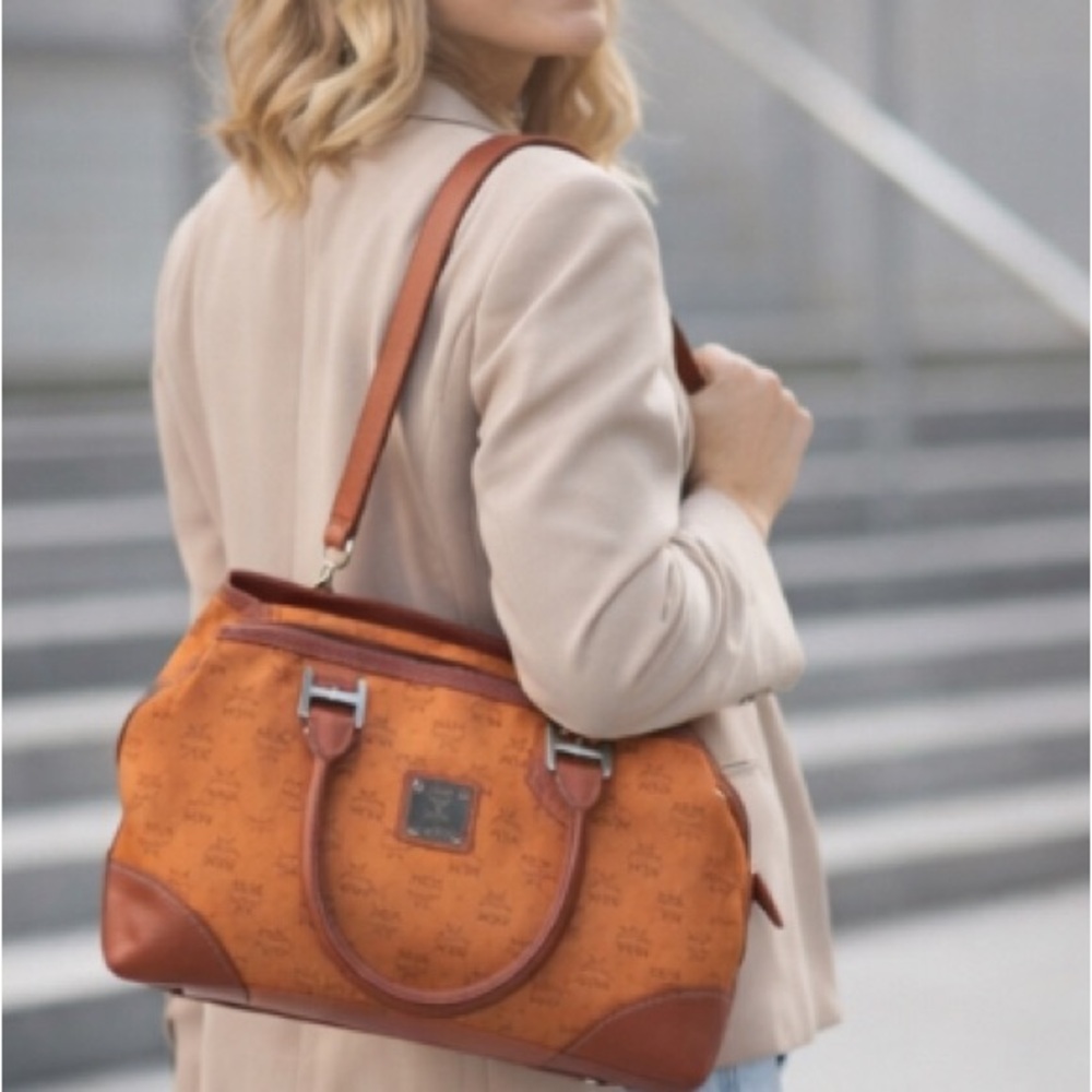 MCM DOCTOR STYLE SACHEL BAG